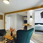 Familly Dabrowka - Przy Parku, Prywatny Parking, Sauna, Ogod - By Spaceapart 아파트 옐레니아구라