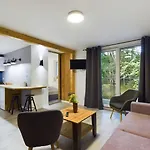 Familly Dabrowka - Przy Parku, Prywatny Parking, Sauna, Ogod - By Spaceapart 아파트 옐레니아구라