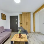 아파트 Familly Dabrowka - Przy Parku, Prywatny Parking, Sauna, Ogod - By Spaceapart 옐레니아구라