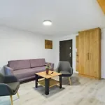 Familly Dabrowka - Przy Parku, Prywatny Parking, Sauna, Ogod - By Spaceapart * 옐레니아구라