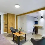 Familly Dabrowka - Przy Parku, Prywatny Parking, Sauna, Ogod - By Spaceapart 아파트 옐레니아구라