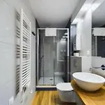 아파트 Familly Dabrowka - Przy Parku, Prywatny Parking, Sauna, Ogod - By Spaceapart *