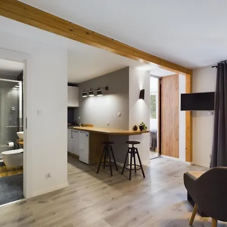 Appartamento Familly Dabrowka - Przy Parku, Prywatny Parking, Sauna, Ogod - By Spaceapart Jelenia Góra