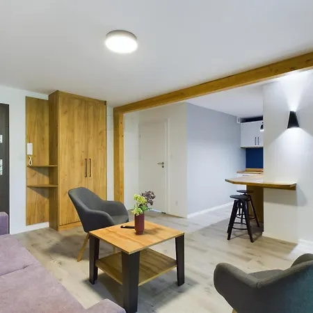 Familly Dabrowka - Przy Parku, Prywatny Parking, Sauna, Ogod - By Spaceapart * Jelenia Góra