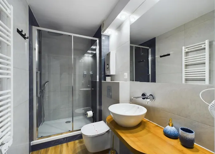 Apartmán Familly Dabrowka - Przy Parku, Prywatny Parking, Sauna, Ogod - By Spaceapart *