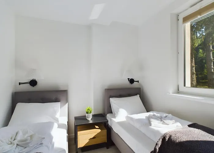 Familly Dabrowka - Przy Parku, Prywatny Parking, Sauna, Ogod - By Spaceapart *