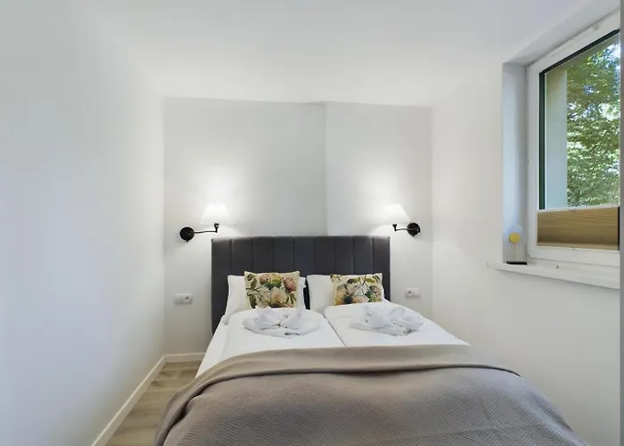 Familly Dabrowka - Przy Parku, Prywatny Parking, Sauna, Ogod - By Spaceapart Apartmán Jelení Hora