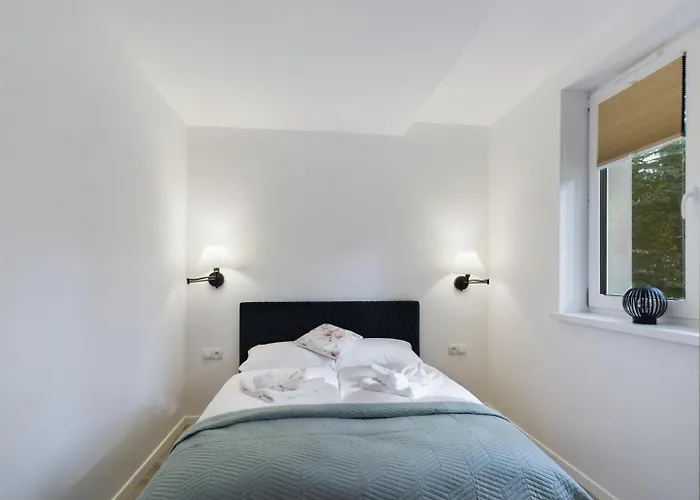 Familly Dabrowka - Przy Parku, Prywatny Parking, Sauna, Ogod - By Spaceapart Apartmán Jelení Hora