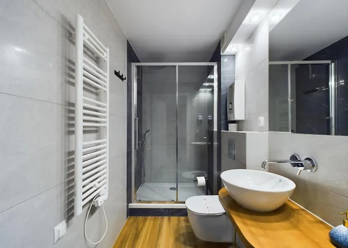 Apartmán Familly Dabrowka - Przy Parku, Prywatny Parking, Sauna, Ogod - By Spaceapart *