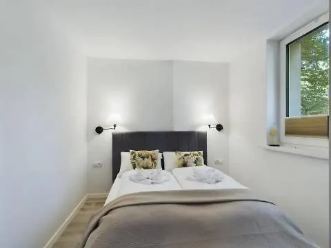 Familly Dabrowka - Przy Parku, Prywatny Parking, Sauna, Ogod - By Spaceapart Apartmán *