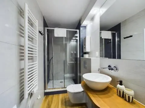 Apartmán Familly Dabrowka - Przy Parku, Prywatny Parking, Sauna, Ogod - By Spaceapart